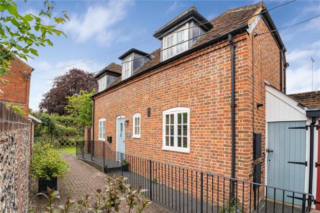 2 bed property, in New Street, £600,000
