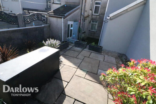 3 bed property, in Elm Street, £130,000