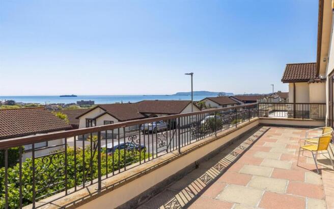 3 bed property, in Budmouth Avenue, £600,000