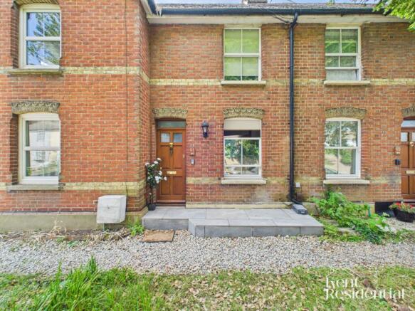 3 bed property, in New Hythe Lane, £260,000