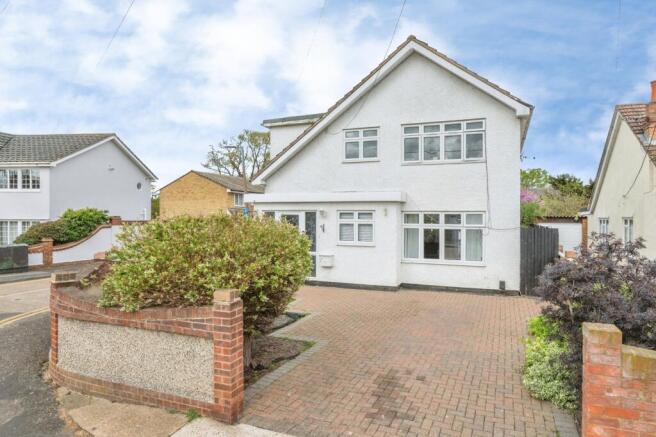 4 bed property, in Parsonage Road, £650,000