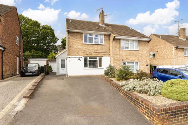 3 bed property, in Nurserylands, £465,000