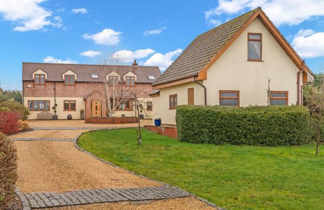 6 bed property, in Atch Lench Road, £995,000