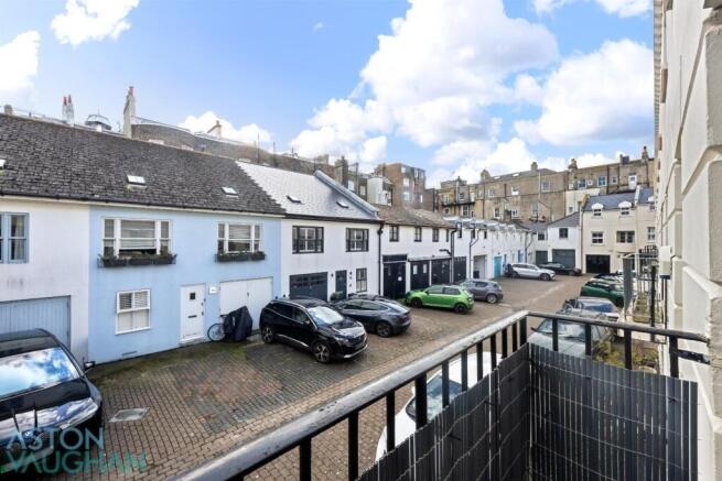 3 bed property, in Eastern Terrace Mews, £499,950