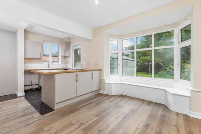 3 bed property, in Sutton Avenue, £190,000