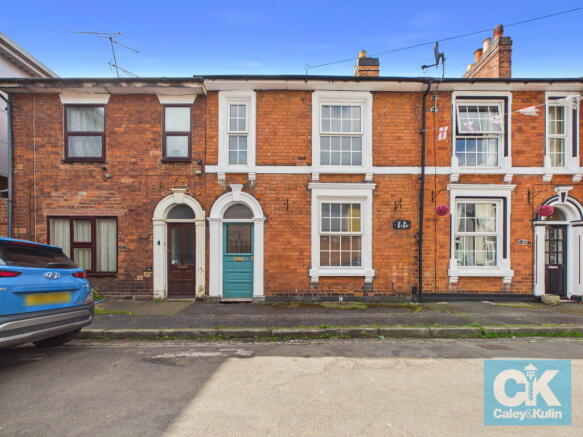 3 bed property, in Middle Friars, £240,000