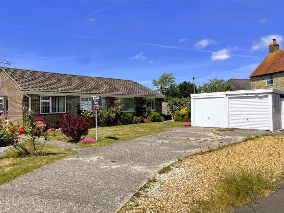 2 bed property, in Avondale Gardens, £225,000