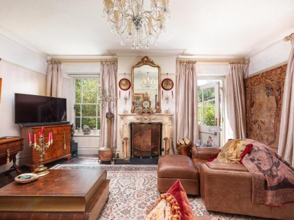3 bed property, in Shrubbery Road, £500,000