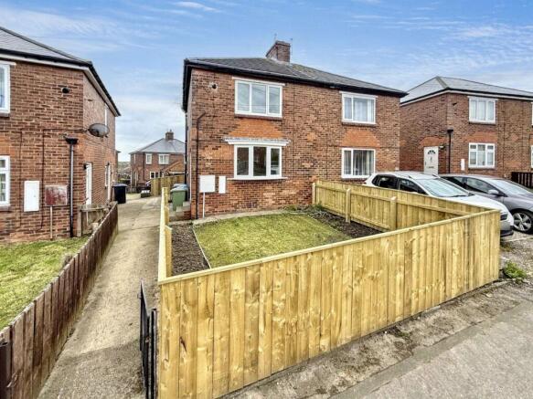 3 bed property, in Hawthorn Crescent, £104,995