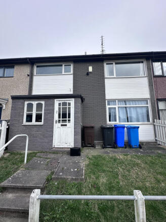 4 bed property, in 5 Guildford Avenue, £60,000