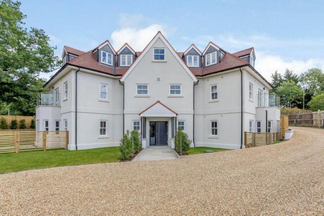 2 bed property, in Bell Lane, £300,000