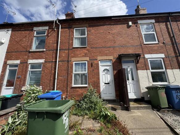 2 bed property, in Leeming Lane South, £92,000