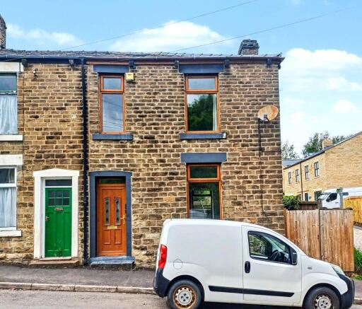 3 bed property, in 16 Simmondley Lane, £50,000