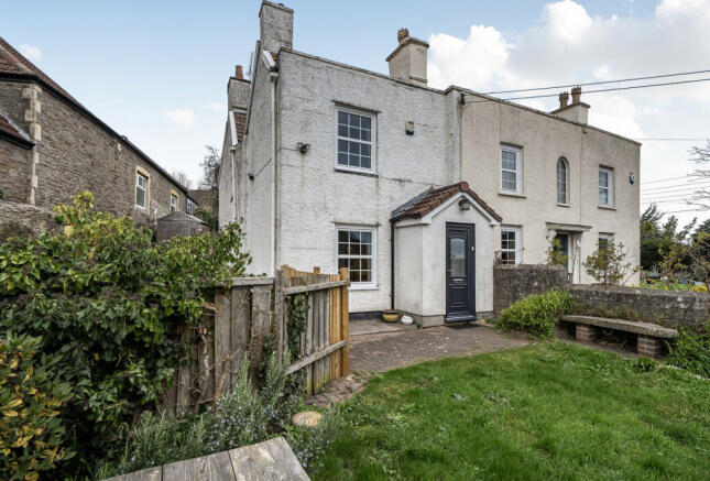 3 bed property, in Down Road, £390,000