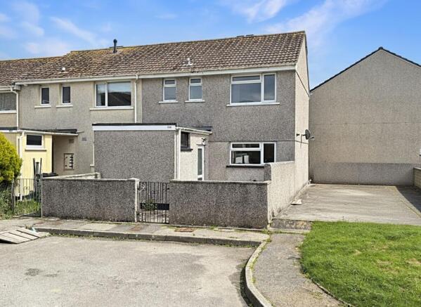 2 bed property, in Pengegon Parc, £175,000
