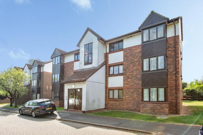 1 bed property, in Talus Close, £140,000