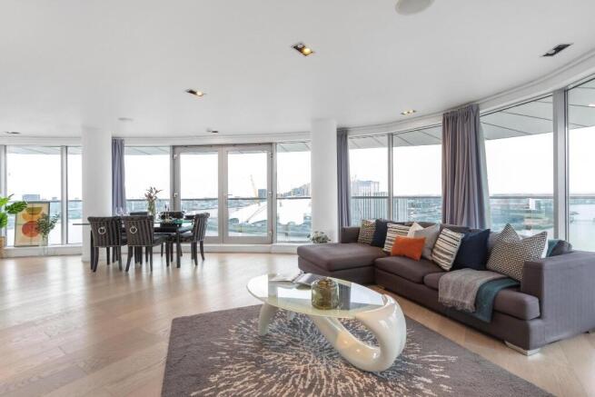3 bed property, in Fairmont Avenue, £1,680,000