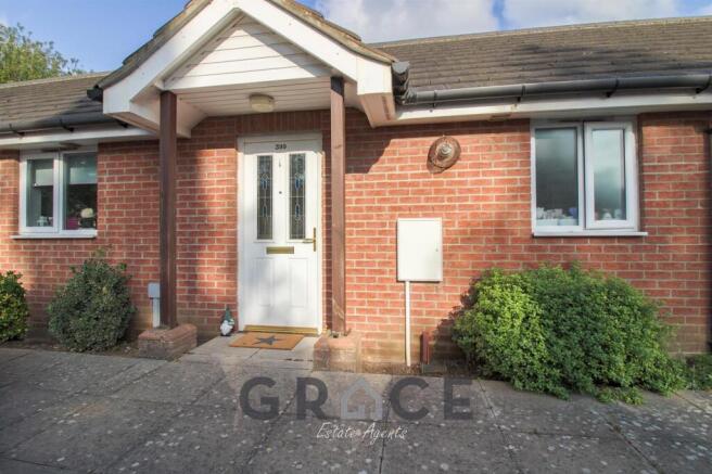 2 bed property, in Foxhall Road, £190,000