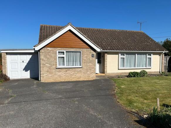 2 bed property, in Marroway Lane, £350,000