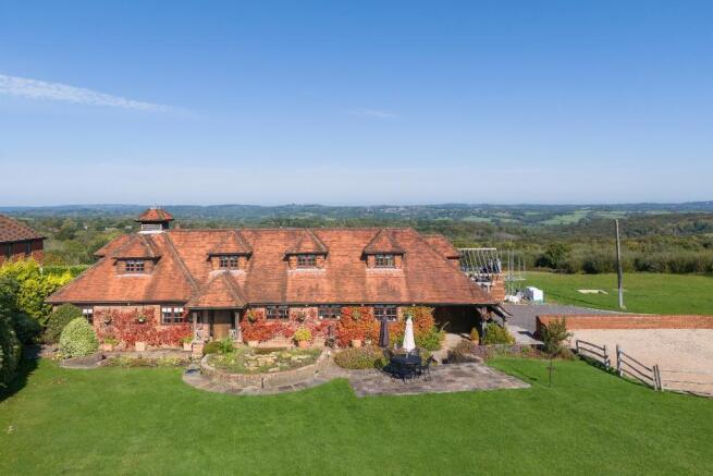 4 bed property, in Street End Lane, £1,100,000