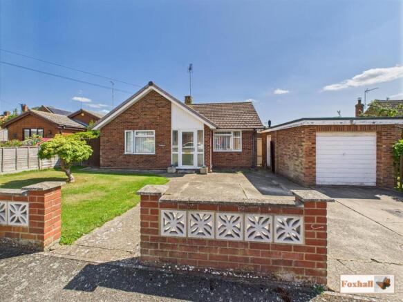 2 bed property, in Estuary Crescent, £275,000