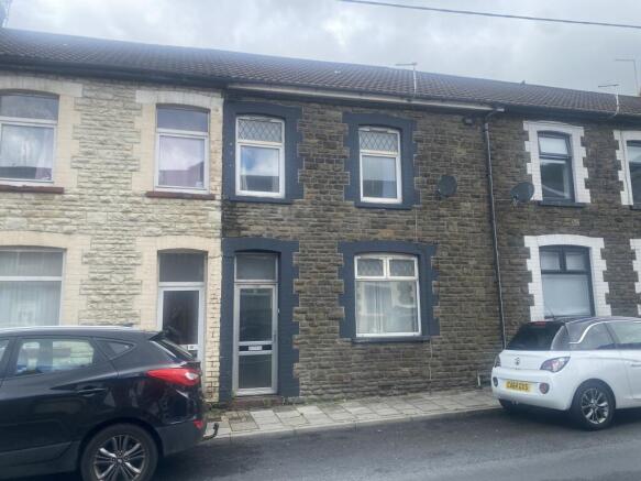 3 bed property, in Commercial Street, £124,995