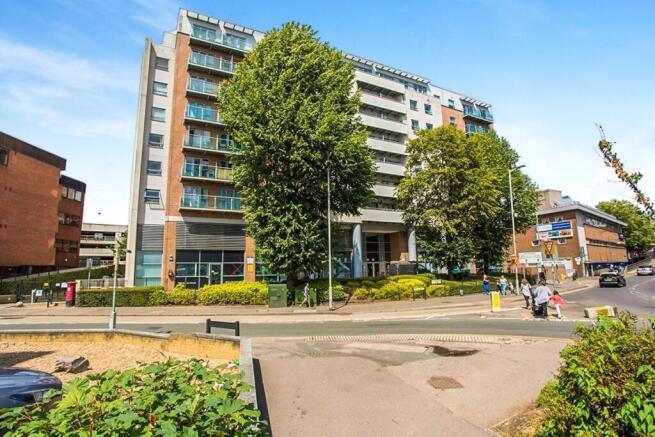 2 bed property, in Wilmington Close, £330,000