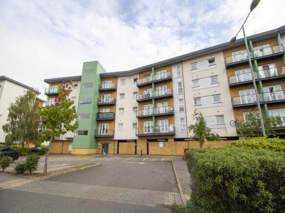 1 bed property, in Parkhouse Court, £189,000
