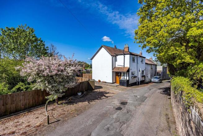 3 bed property, in Chapel Lane, £350,000