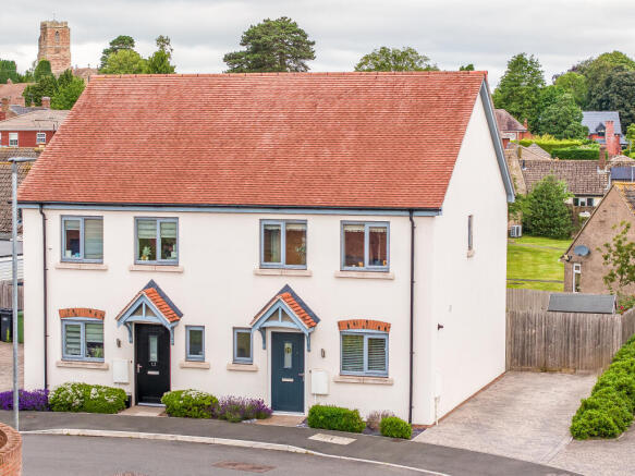 2 bed property, in Ariconium Place, £325,000
