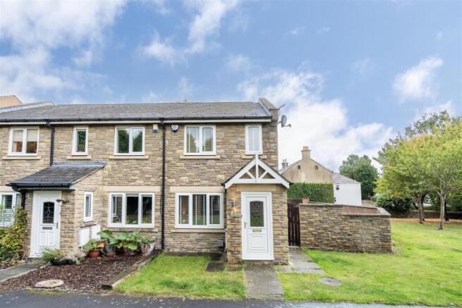 2 bed property, in Chollerford Mews, £212,500