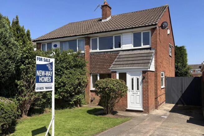 3 bed property, in Lingley Road, £250,000
