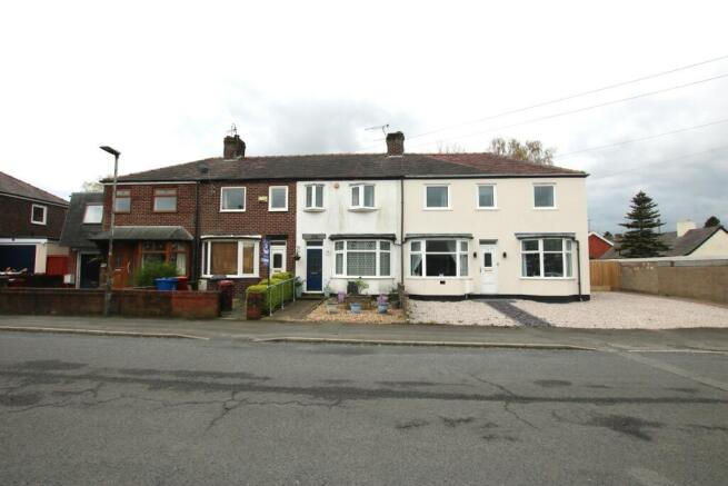 2 bed property, in Bentham Road, £110,000