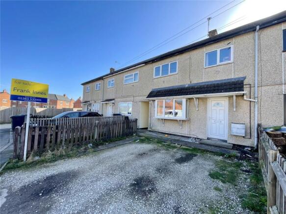 3 bed property, in Aviation Lane, £150,000