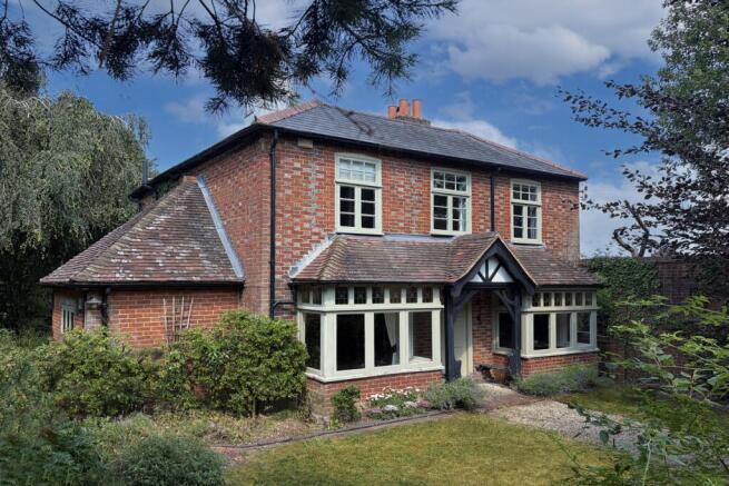 4 bed property, in Petworth Road, £1,300,000