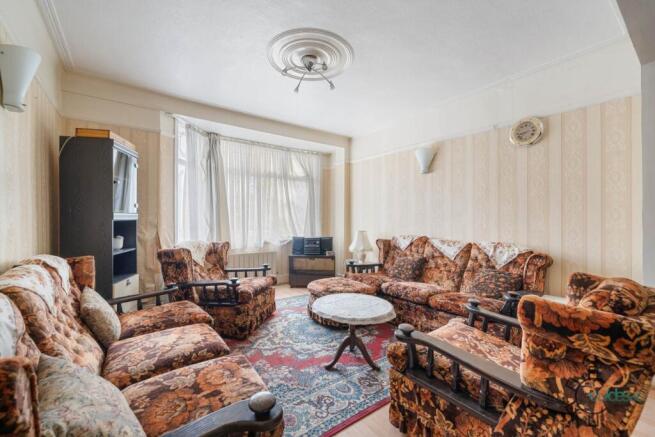 4 bed property, in Kimberley Road, £550,000