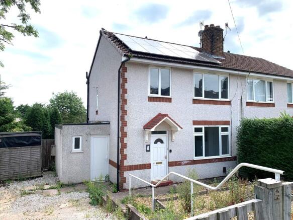 3 bed property, in Second Avenue, £90,000