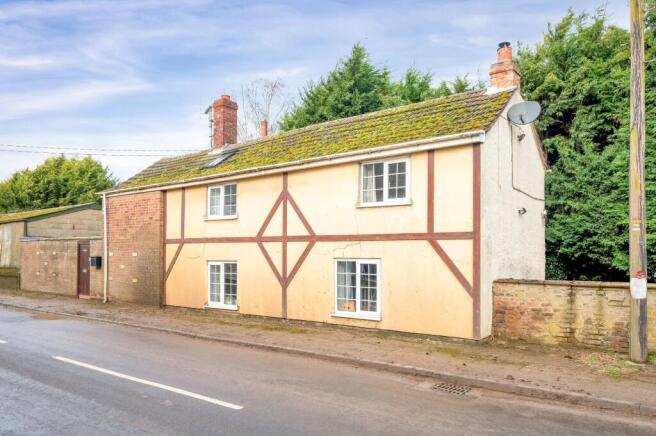 3 bed property, in Risegate Road, £290,000
