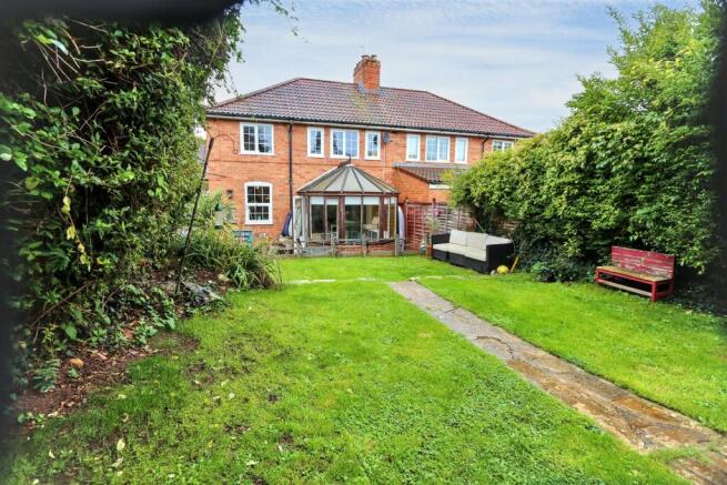 3 bed property, in Westbury Lane, £455,000