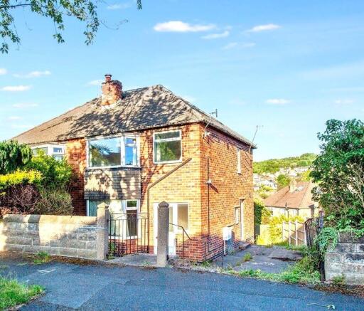3 bed property, in 43 Rivelin Park Crescent, £70,000