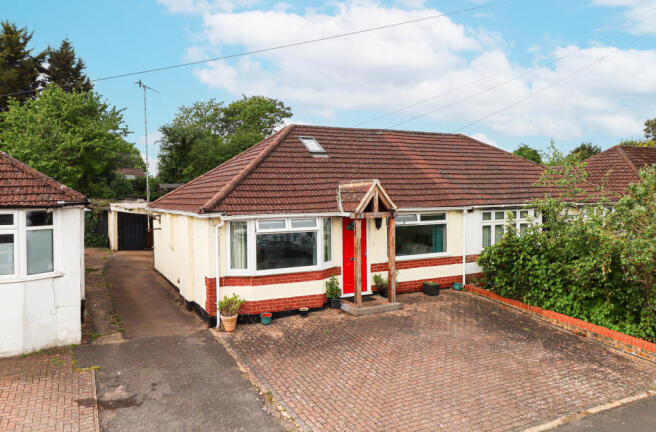 2 bed property, in Driftwood Avenue, £495,000