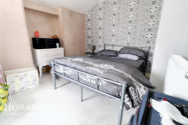 2 bed property, in Wellington Road, £85,000