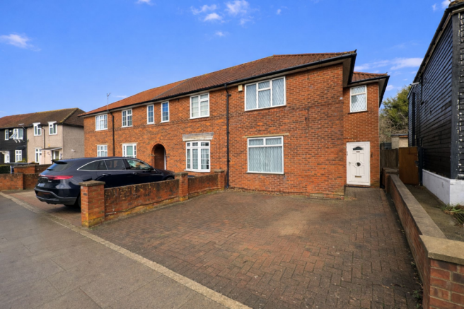 3 bed property, in Silkstream Road, £525,000