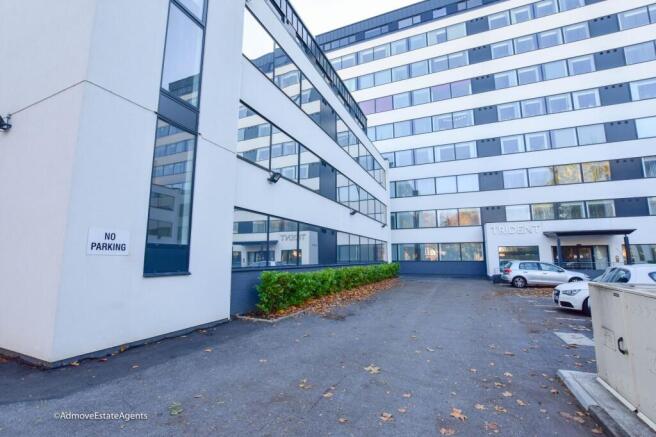2 bed property, in Ashton Lane, £150,000