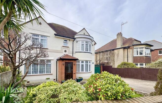 4 bed property, in Cecil Avenue, £575,000