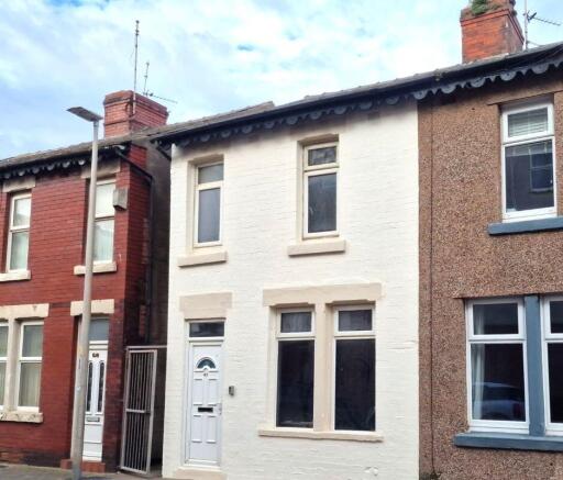 2 bed property, in 41 Caroline Street, £25,000