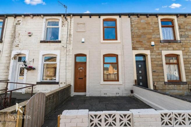 2 bed property, in Gannow Lane, £90,000