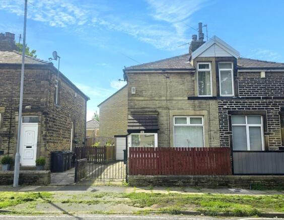 2 bed property, in 116 Wharncliffe Drive, £30,000