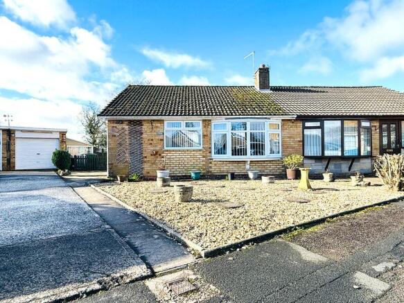 2 bed property, in Melton Drive, £339,950