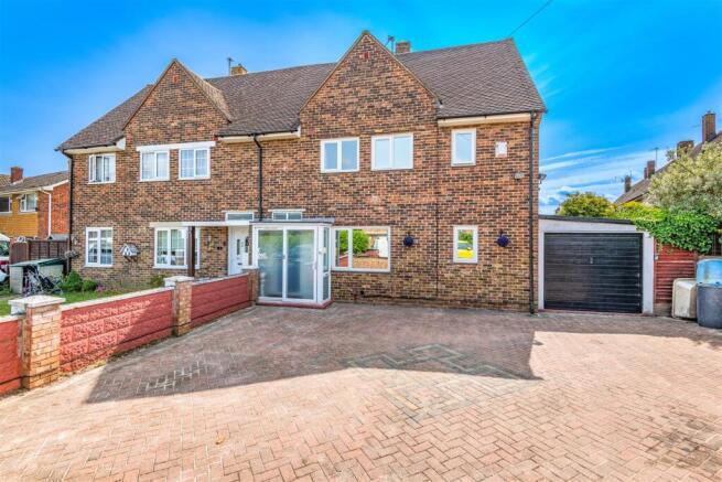 3 bed property, in Marsh Way, £390,000
